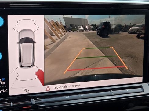 New 2024 Volkswagen Atlas SE image 12