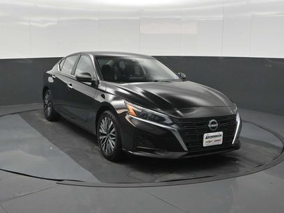 Used 2025 Nissan Altima 2.5 SV