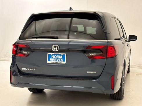 Certified 2026 Honda Odyssey Touring image 9
