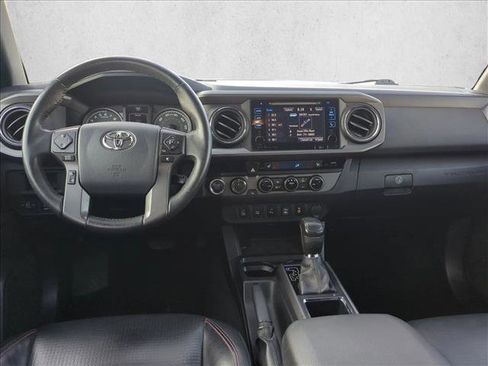 Used 2017 Toyota Tacoma TRD Pro image 17