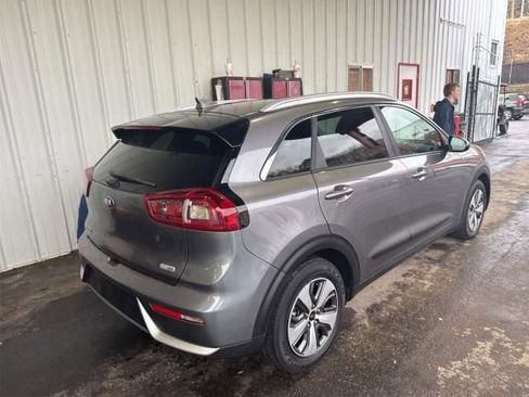 Used 2018 Kia Niro LX image 3