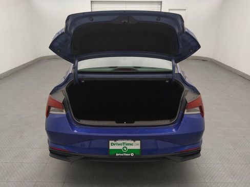 Used 2021 Hyundai Elantra SE FWD image 29