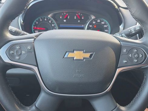 Used 2023 Chevrolet Traverse LT FWD image 35