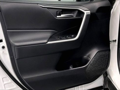 Used 2024 Toyota RAV4 XLE image 20