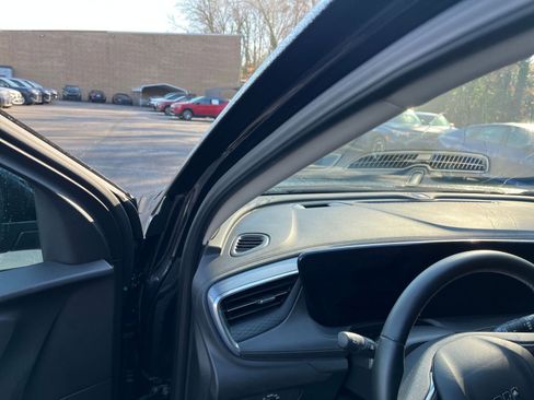 Used 2025 Buick Encore GX Preferred image 32