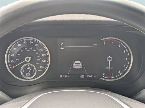 Used 2022 Genesis G70 2.0T image 3