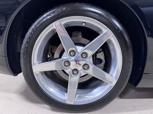 Used 2005 Chevrolet Corvette Coupe w/ Preferred Equipment Group RWD image 39