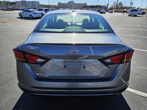 Used 2023 Nissan Altima 2.5 SV image 6
