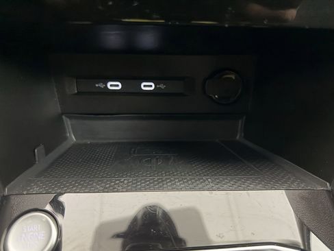 Used 2023 Volkswagen Taos SE w/ Black Wheel Package image 28