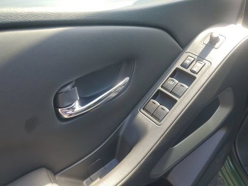 Used 2023 Nissan Frontier SV w/ SV Premium Package RWD image 12