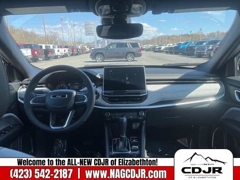 New 2023 Jeep Compass Latitude w/ Sun and Sound Group image 20