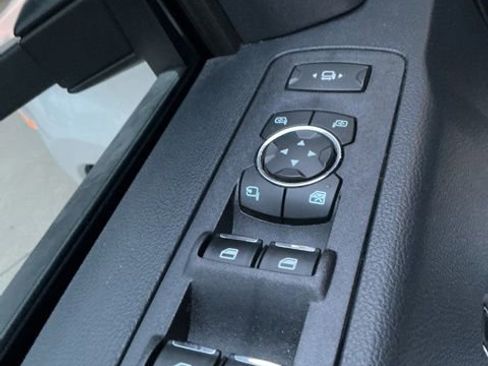 Used 2022 Ford F350 Lariat w/ FX4 Off-Road Package image 27