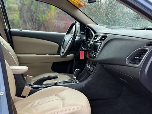 Used 2014 Chrysler 200 Limited w/ Sun/Sound Group image 5