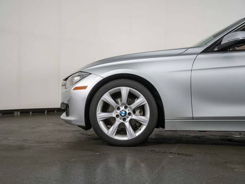 Used 2013 BMW 335i xDrive Sedan AWD/4WD image 12