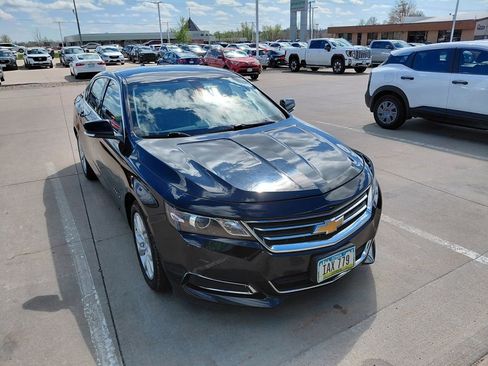 Used 2017 Chevrolet Impala LT image 7