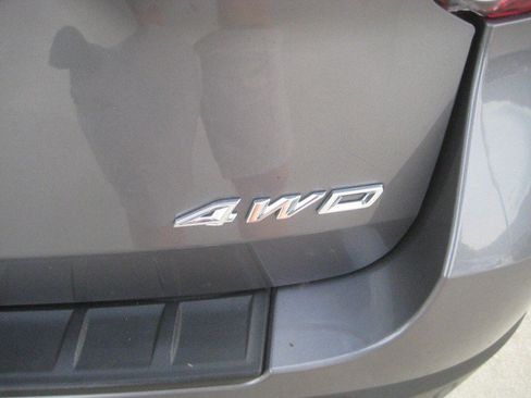 Used 2022 Ford Explorer XLT w/ Equipment Group 202A AWD/4WD image 7
