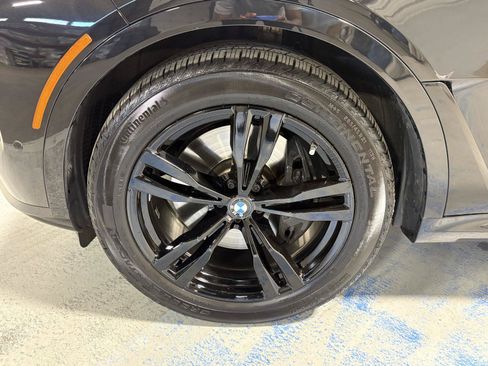 Used 2024 BMW X7 xDrive40i w/ M Sport Package AWD/4WD image 38