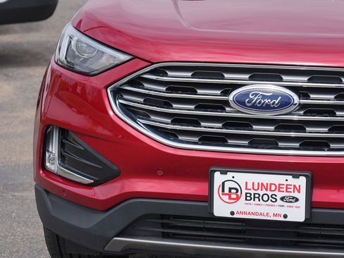 Used 2024 Ford Edge Titanium AWD/4WD image 11