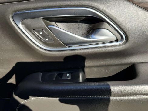 Used 2023 Chevrolet Tahoe Z71 w/ Luxury Package image 43