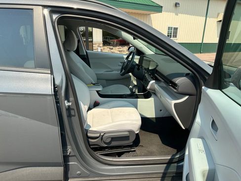 Used 2025 Hyundai Kona SEL AWD/4WD image 28