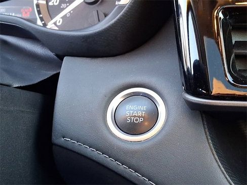 Certified 2024 Toyota Highlander XLE image 27