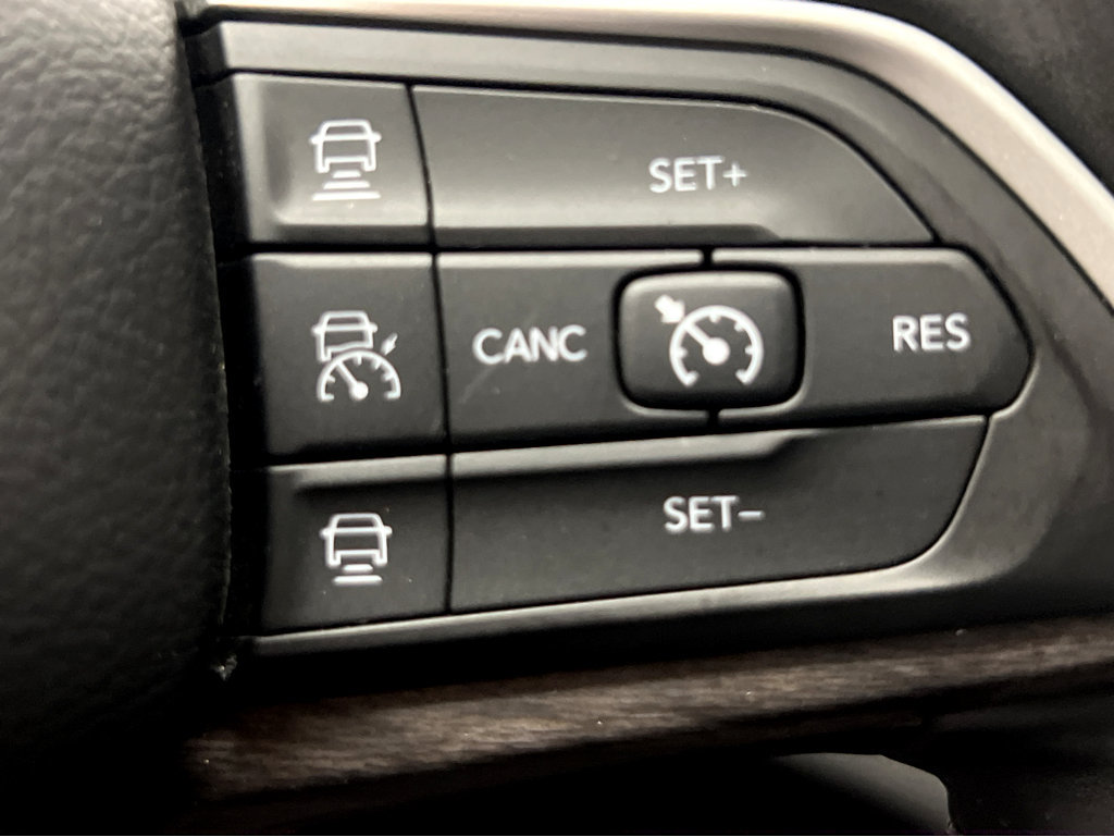 Used 2021 Jeep Grand Cherokee L Limited AWD/4WD image 12
