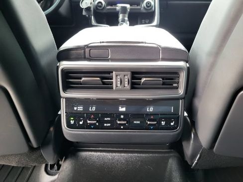 Used 2024 Lexus LX 600 4WD w/ Luxury Package image 24