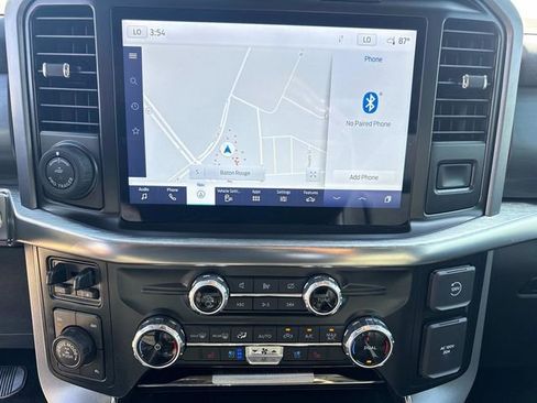 Used 2023 Ford F150 Lariat w/ Trailer Tow Package image 31