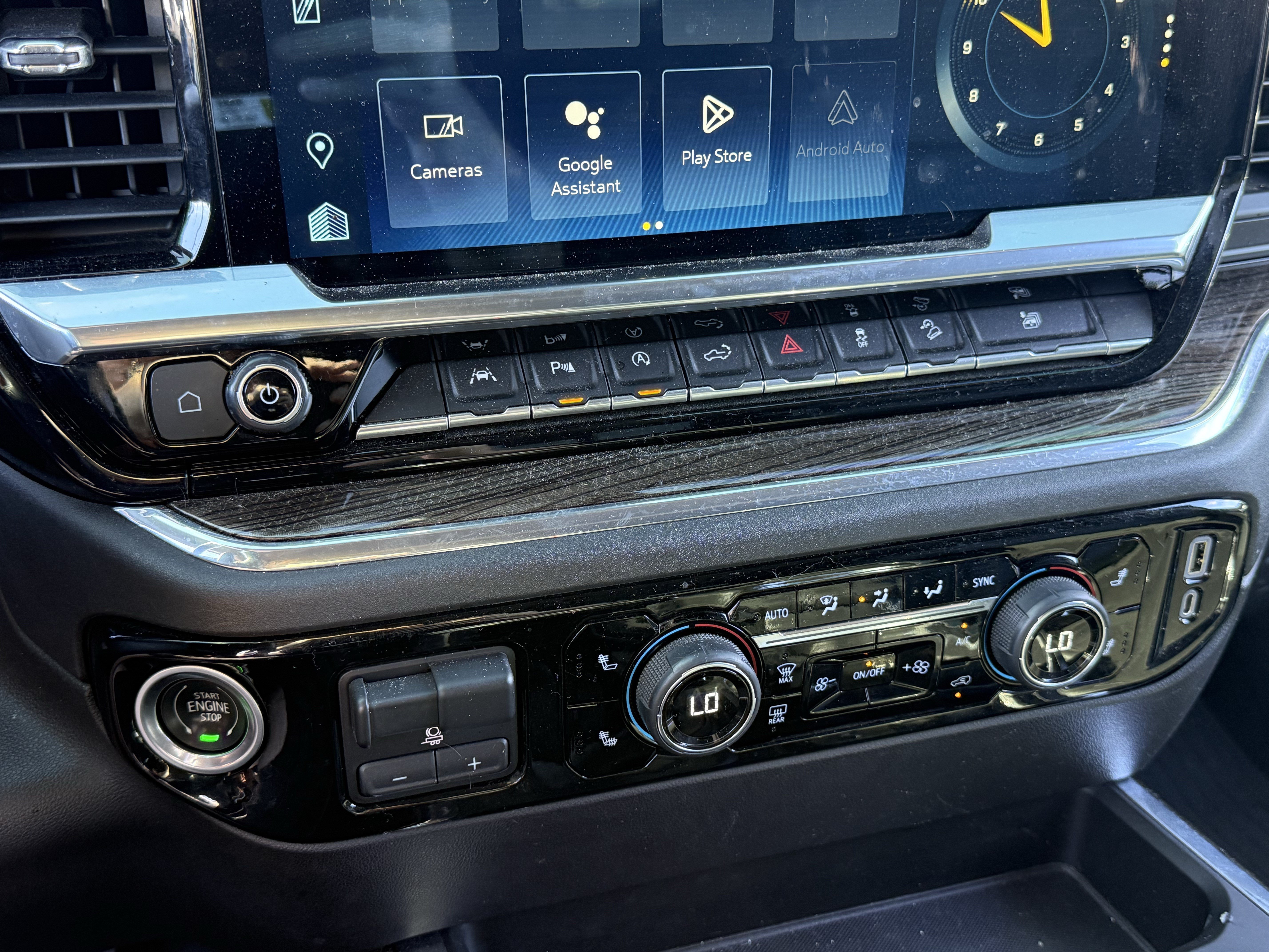 Used 2022 Chevrolet Silverado 1500 LT Trail Boss w/ LT Trail Boss Premium Package AWD/4WD image 15