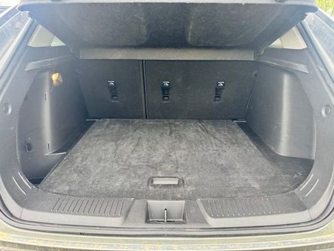 Used 2025 Chevrolet Trax LT FWD image 12