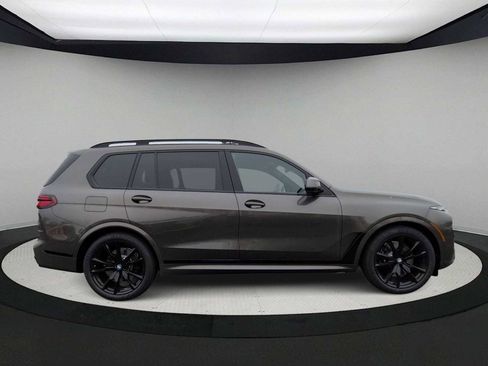 New 2026 BMW X7 xDrive40i w/ M Sport Package AWD/4WD image 9