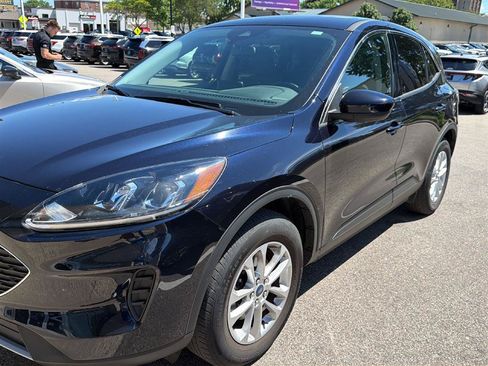 Used 2021 Ford Escape SE w/ Convenience Package AWD/4WD image 4