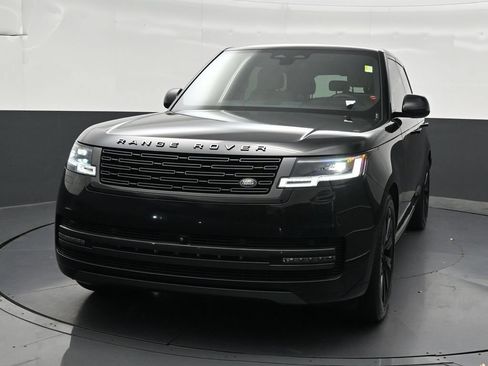 Used 2025 Land Rover Range Rover SE AWD/4WD image 8