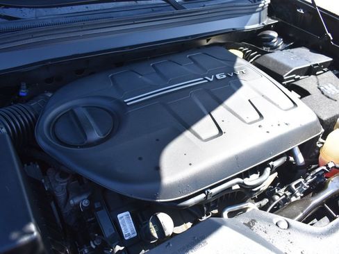 Used 2019 Jeep Cherokee Limited image 37