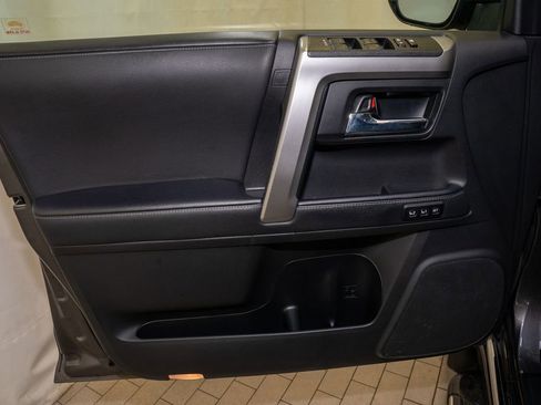 Used 2020 Toyota 4Runner Limited image 12