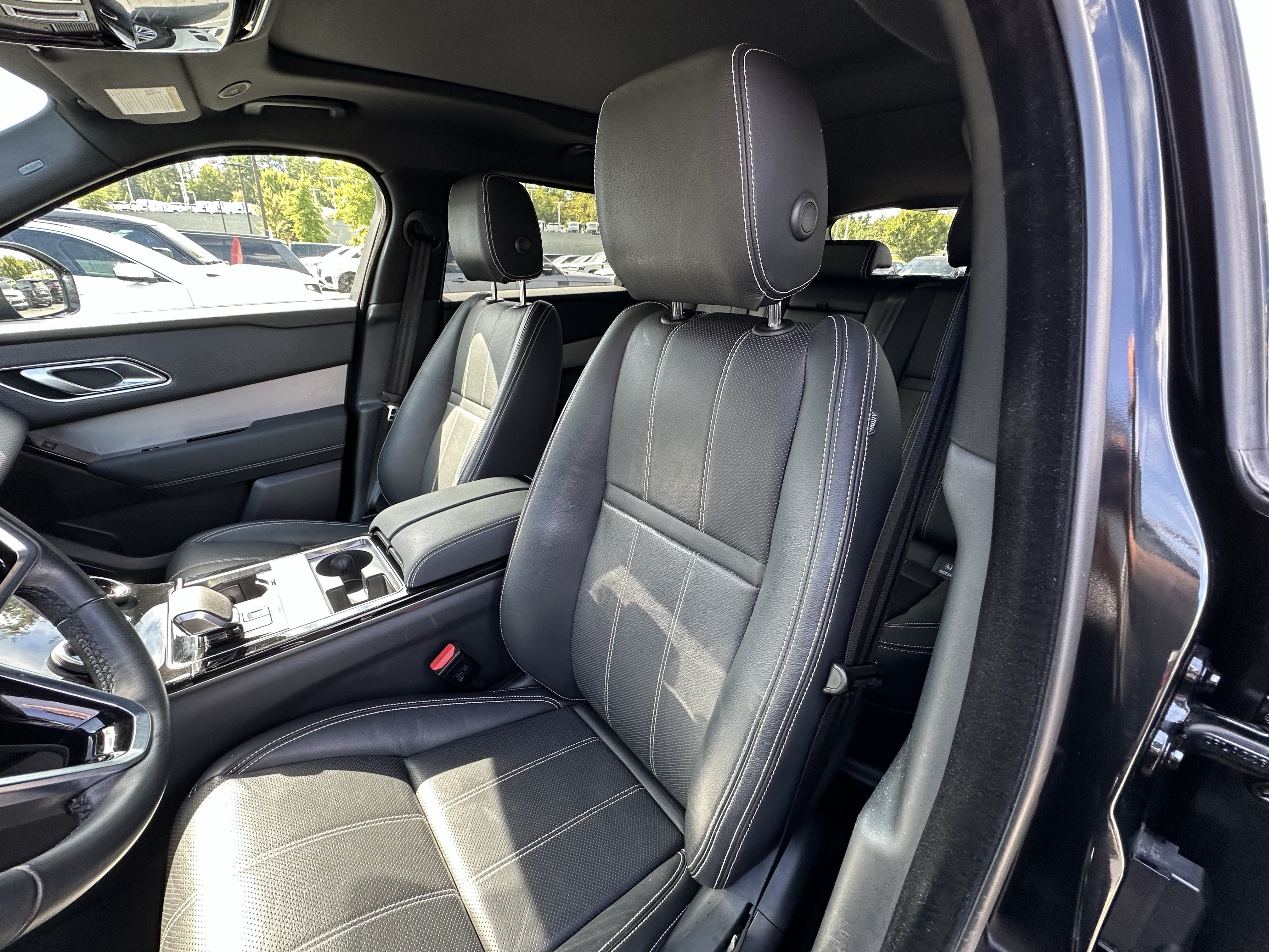 Certified 2023 Land Rover Range Rover Velar R-Dynamic S AWD/4WD image 17