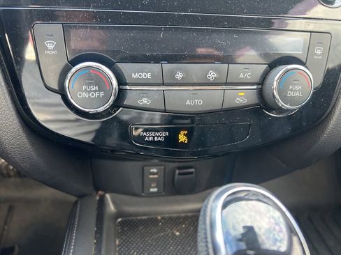 Used 2017 Nissan Rogue Sport SL w/ SL Premium Package image 30