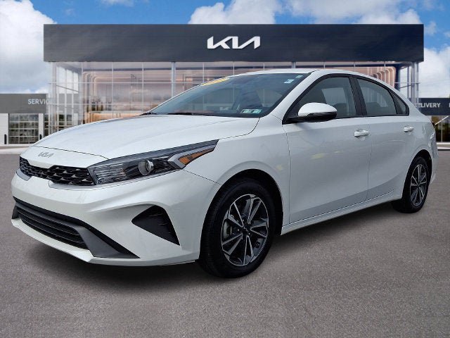 Certified 2023 Kia Forte LXS w/ LXS Technology Package FWD image 3