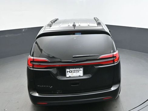 Used 2022 Chrysler Pacifica Touring-L w/ S Appearance Package image 35