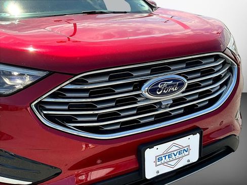 Used 2020 Ford Edge Titanium w/ Equipment Group 301A AWD/4WD image 31