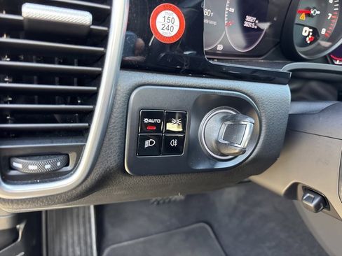 Used 2021 Porsche Cayenne Base image 22