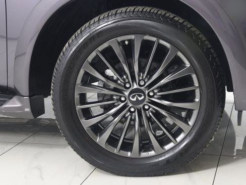 Used 2023 INFINITI QX80 Premium Select w/ All-Season Package image 16