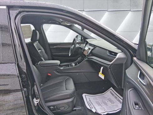 New 2026 Jeep Grand Cherokee Limited image 32