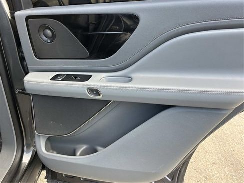 Used 2020 Lincoln Aviator Reserve w/ Equipment Group 201A image 23