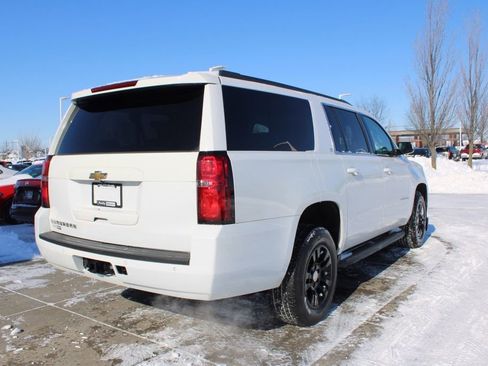Used 2019 Chevrolet Suburban LT image 7