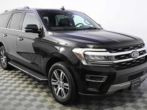 Used 2023 Ford Expedition Limited image 8
