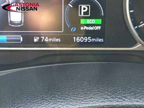 Used 2023 Nissan Leaf S image 15