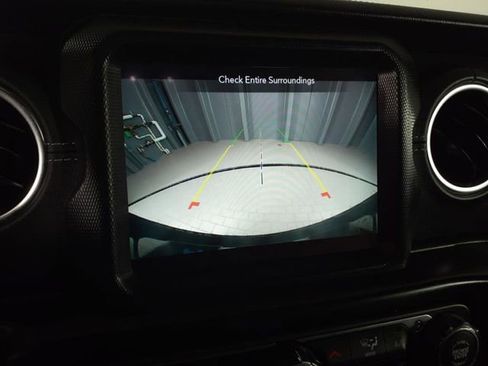 Used 2022 Jeep Wrangler Unlimited Sahara w/ Cold Weather Group image 21