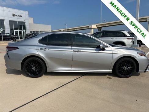 Used 2024 Toyota Camry XSE image 11