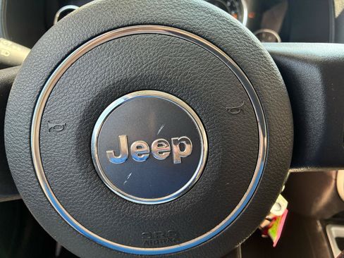Used 2014 Jeep Compass FWD image 19